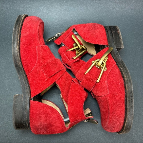 Jeffrey Campbell Flashing Red Suede Gold Buckles Heeled Zip Up Boots US Size 7 - Picture 6 of 9